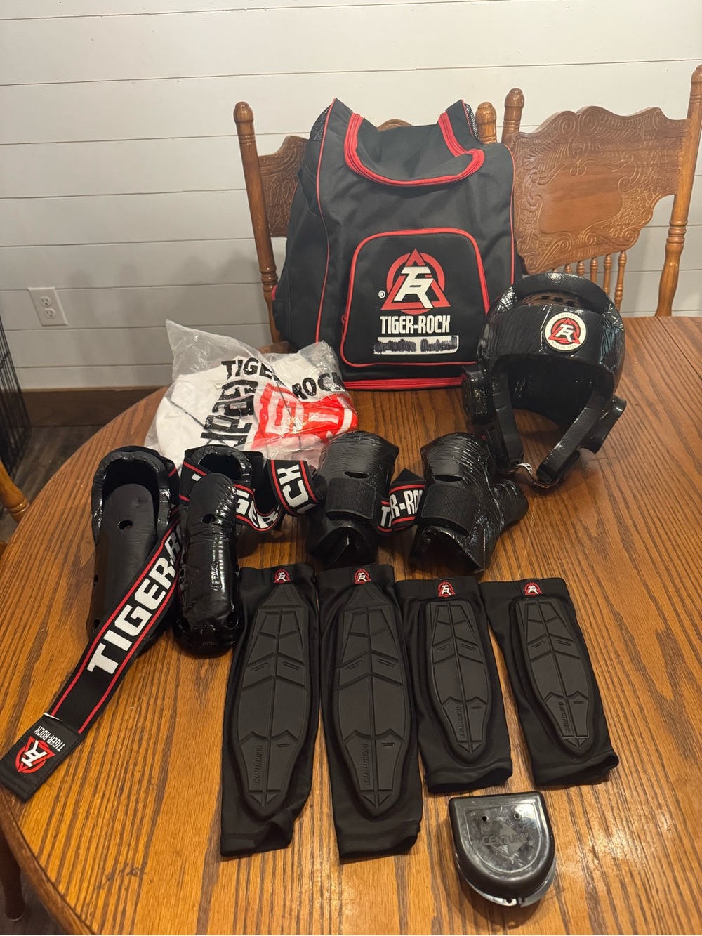 Tiger Rock Sparring and Board Breaking Gear - Youth S/M